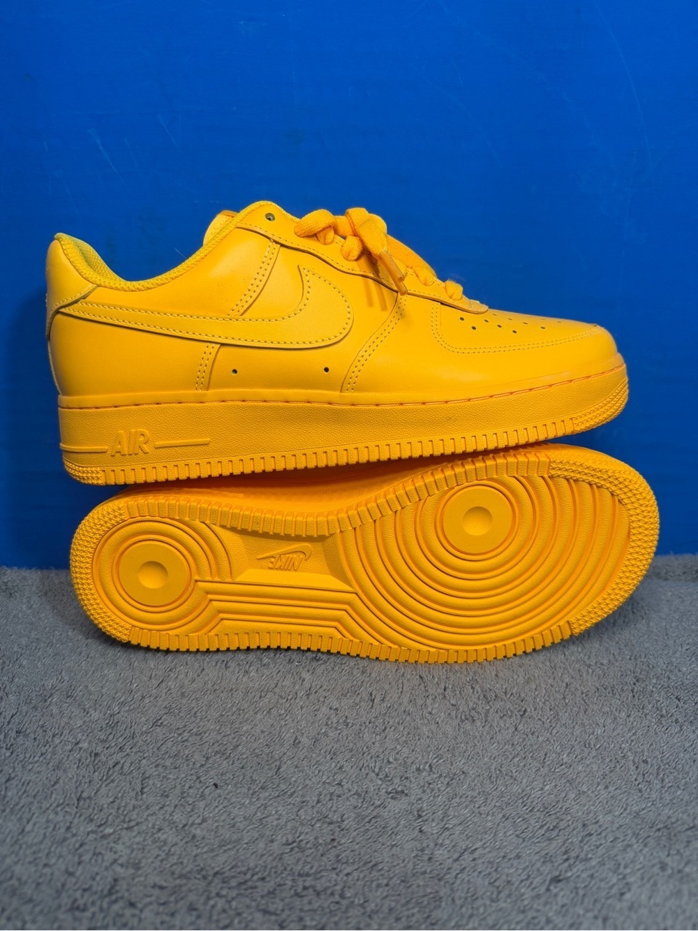 Air force 1
'Laser orange'
Brand new
NWOT